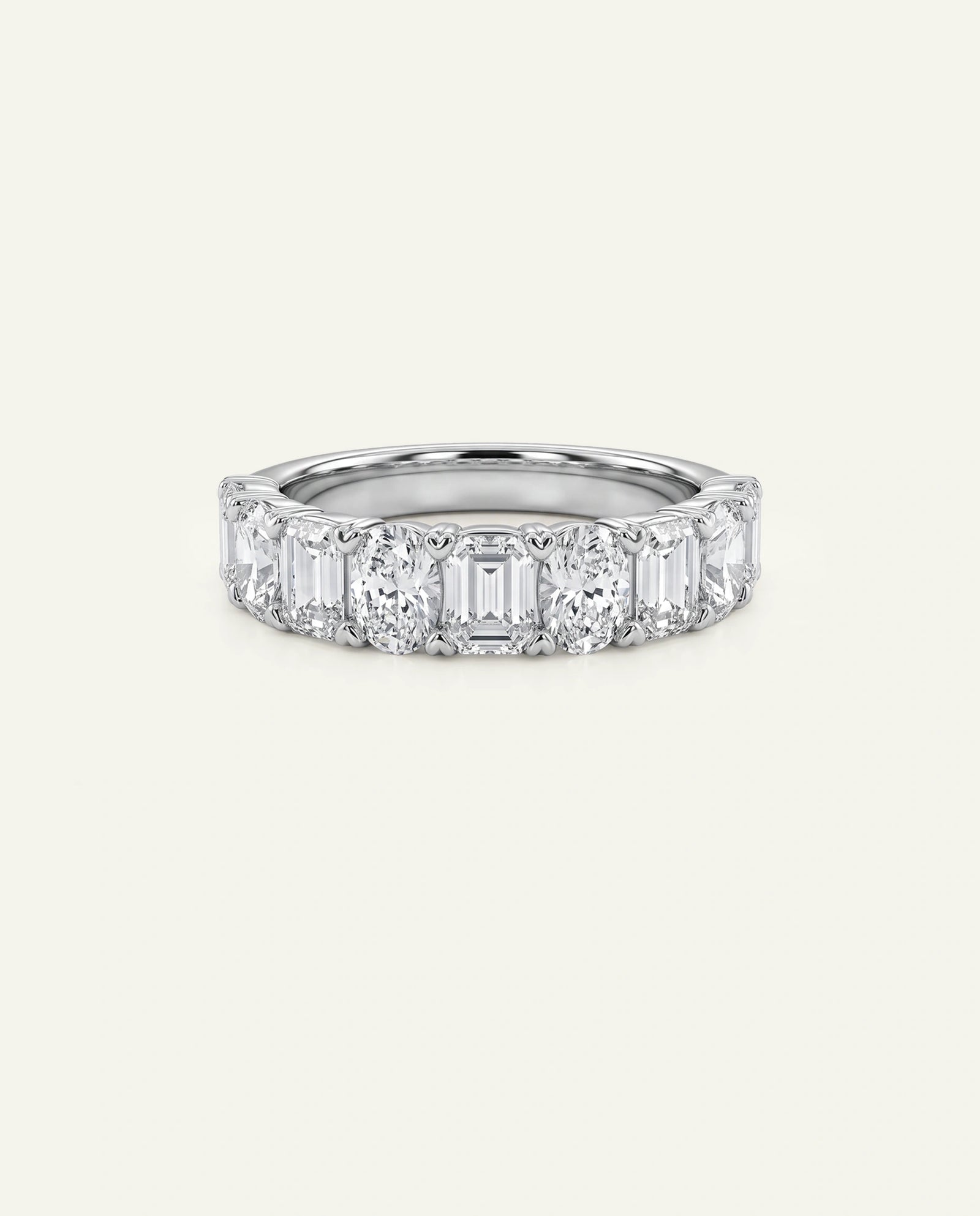 Novello Lab-grown Diamond Oval & Emerald Band