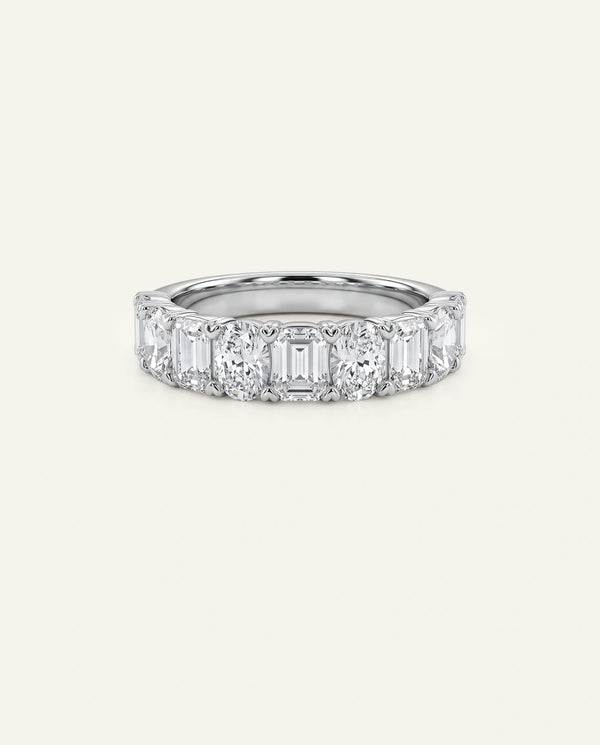 Novello Lab-grown Diamond Oval & Emerald Band