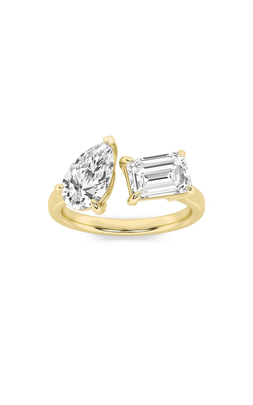 3Cttw Emerald Shaped Lab Grown Diamond (F/VS) Toiet Moi Fashiion Ring in 14K Gold