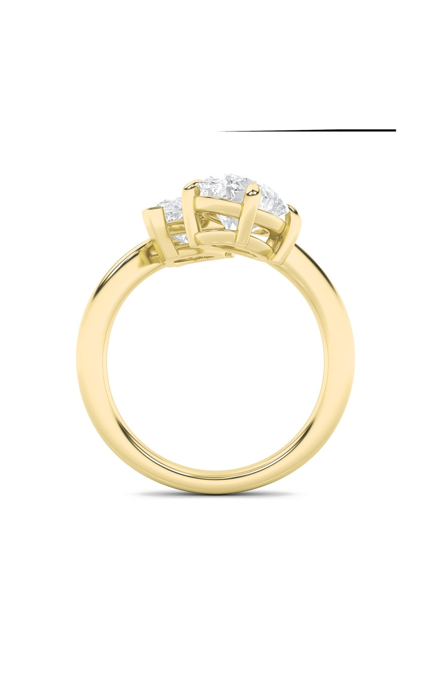 3Cttw Oval Shaped Lab Grown Diamond (F/VS) Toi etMoi Fashiion Ring in 14K Gold