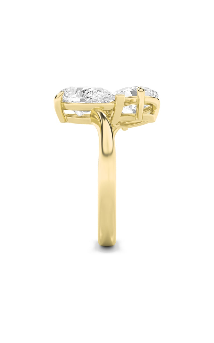 3Cttw Oval Shaped Lab Grown Diamond (F/VS) Toi etMoi Fashiion Ring in 14K Gold